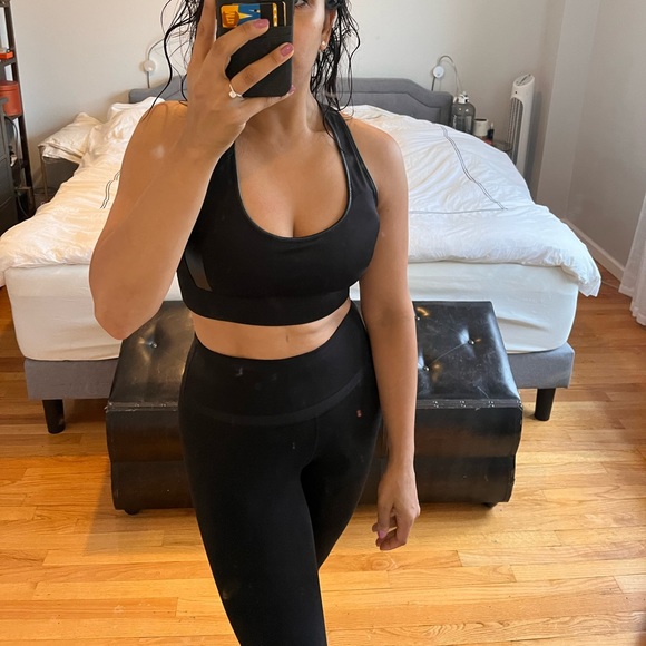 Athleisure Set (M/L) - Picture 5 of 8